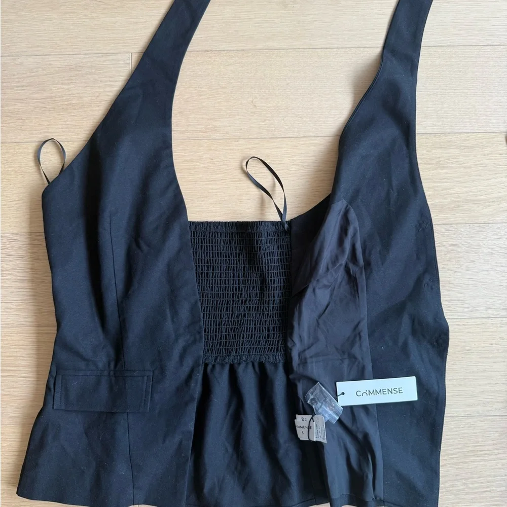 NWT Commense Black Top with Textured Detail - Picture 3 of 4